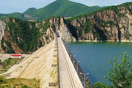 混凝攪拌泵車，四川土溪口水庫(kù)建設(shè)施工